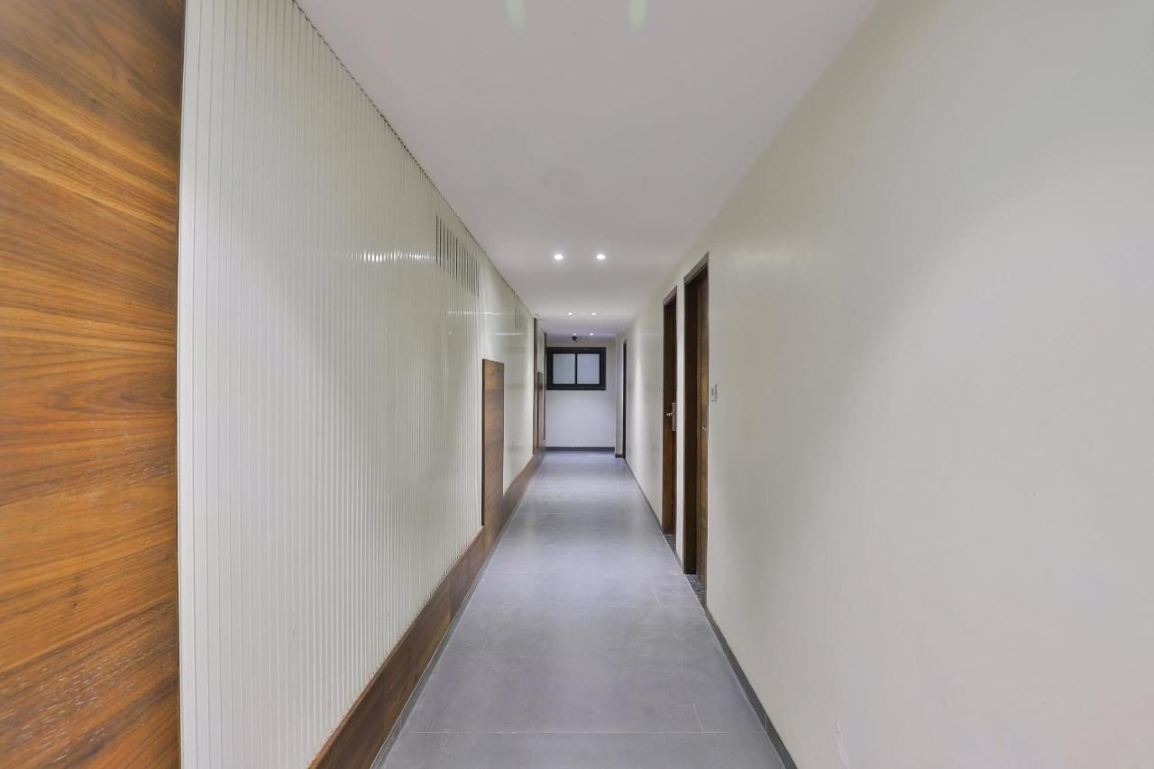 Oyo 1389 Hotel Relax Inn Surat Ngoại thất bức ảnh
